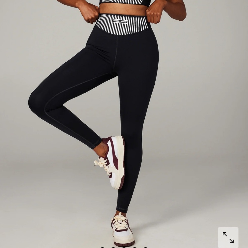 Savage X Fenty  XCCENTUATE HIGH-WAIST LEGGING Sz S